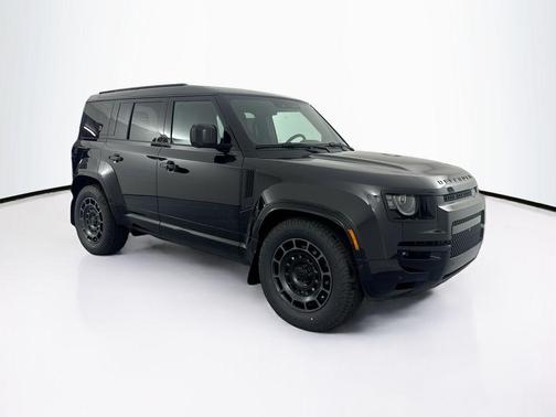2026 Land Rover Defender P635 OCTA Black