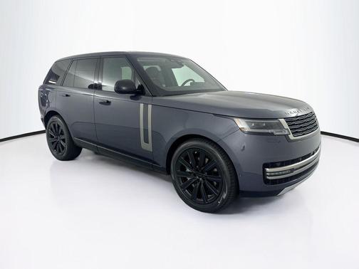 2026 Land Rover Range Rover P550e SE