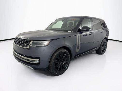 2026 Land Rover Range Rover P550e SE