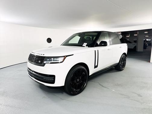 2025 Land Rover Range Rover P400 SE