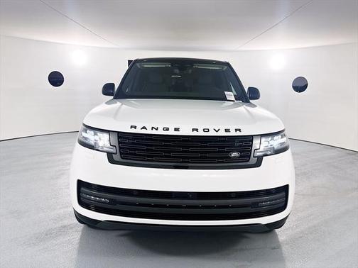 2025 Land Rover Range Rover P400 SE