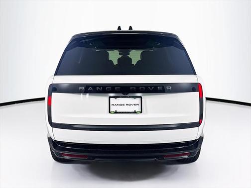 2025 Land Rover Range Rover P400 SE