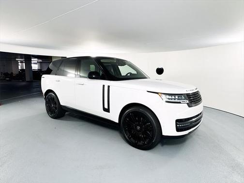 2025 Land Rover Range Rover P400 SE