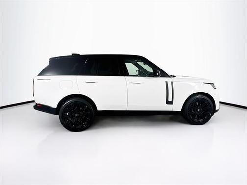 2025 Land Rover Range Rover P400 SE