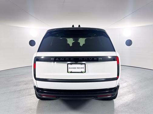 2025 Land Rover Range Rover P400 SE
