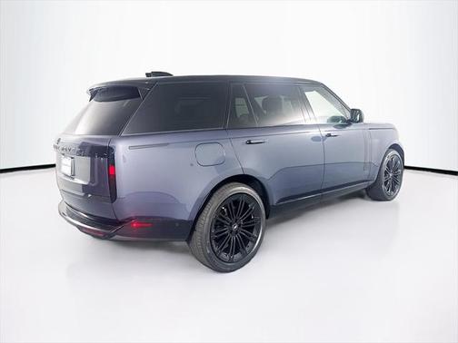 2025 Land Rover Range Rover P400 SE 7 Seat
