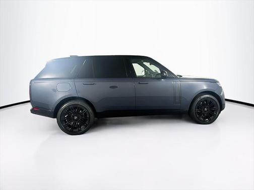 2025 Land Rover Range Rover P400 SE 7 Seat
