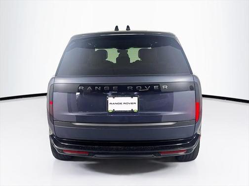 2025 Land Rover Range Rover P400 SE 7 Seat