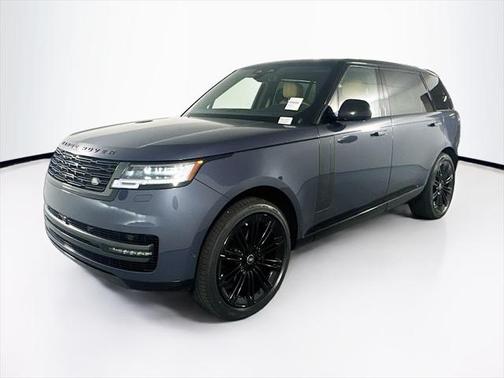 2025 Land Rover Range Rover P400 SE 7 Seat