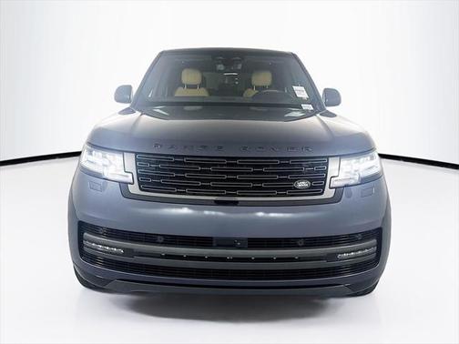 2025 Land Rover Range Rover P400 SE 7 Seat