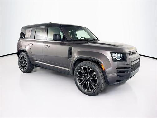 2025 Land Rover Defender 110 V8