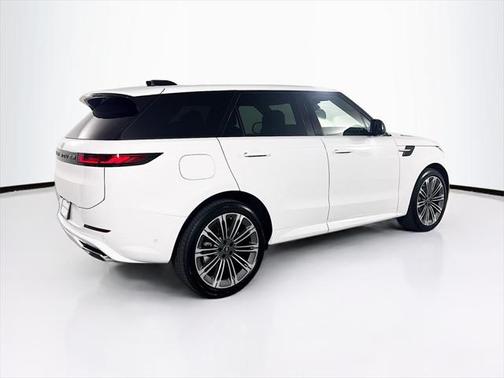 2025 Land Rover Range Rover Sport SE