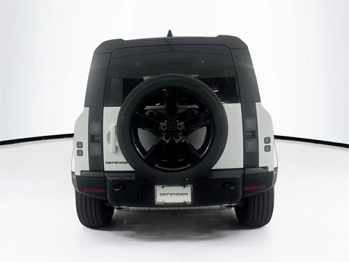 2026 Land Rover Defender P400 X-Dynamic SE