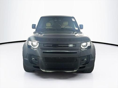 2025 Land Rover Defender 110 V8