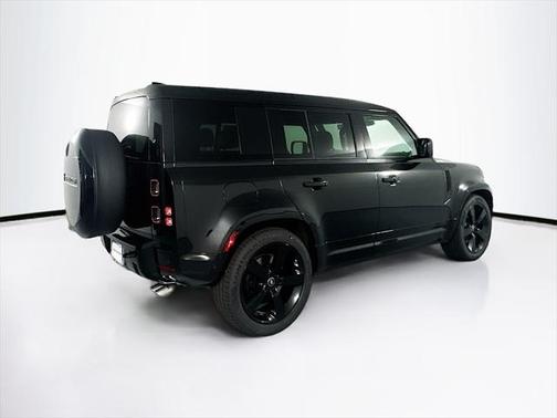 2025 Land Rover Defender 110 V8