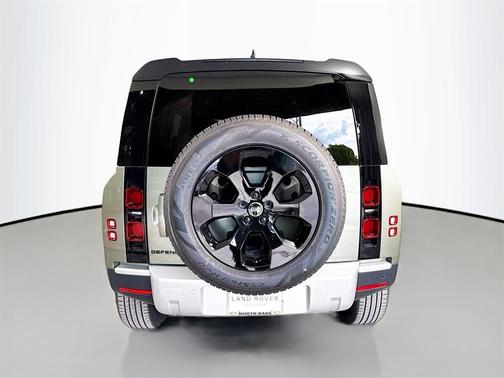 2025 Land Rover Defender 110 P400 S