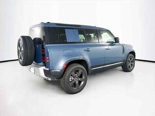 2025 Land Rover Defender 110 P300