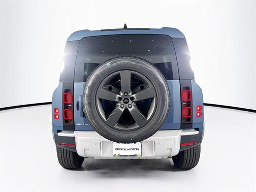2025 Land Rover Defender 110 P300