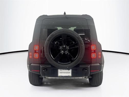 2026 Land Rover Defender P400 X-Dynamic SE