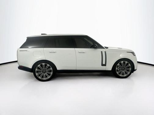 2023 Land Rover Range Rover P530 SE