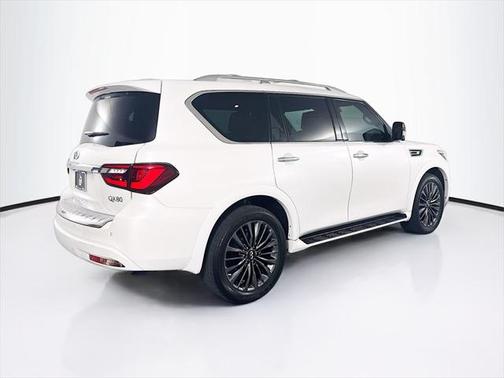 2023 INFINITI QX80 SENSORY AWD