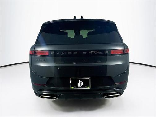 2025 Land Rover Range Rover Sport SE