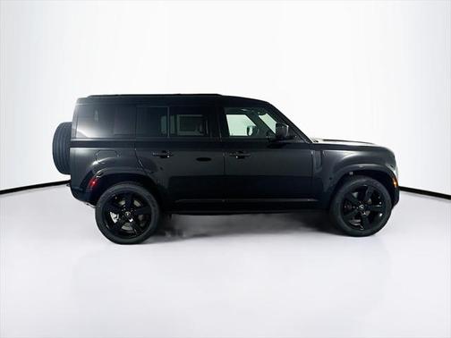 2025 Land Rover Defender 110 P400 X-Dynamic SE