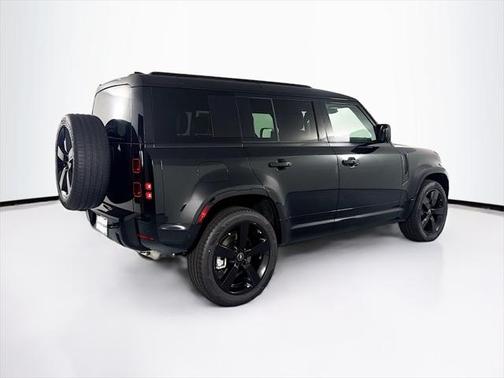 2025 Land Rover Defender 110 P400 X-Dynamic SE