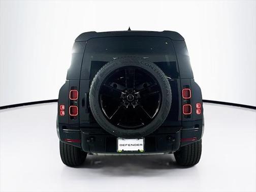 2025 Land Rover Defender 110 P400 X-Dynamic SE