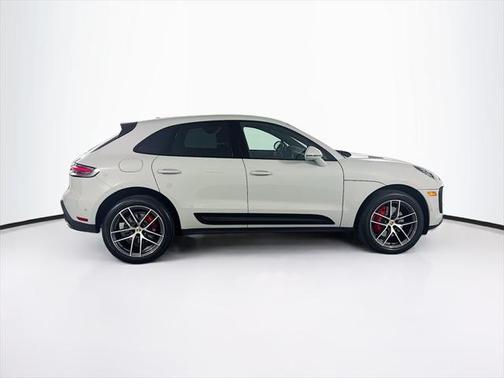 2022 Porsche Macan Base
