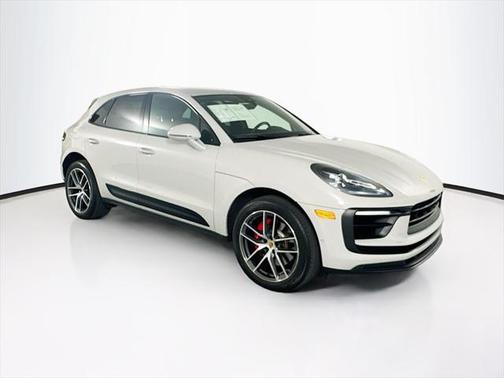 2022 Porsche Macan Base