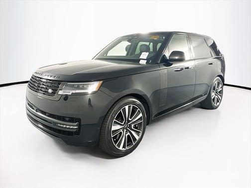 2025 Land Rover Range Rover P550e SE