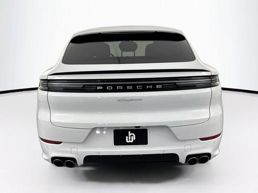 White 2024 Porsche Cayenne Cayenne
