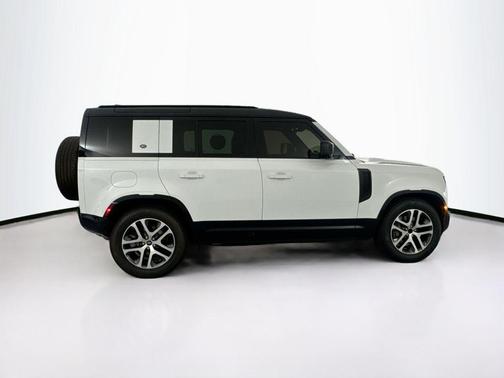 Fuji White 2022 Land Rover Defender 110 X-Dynamic SE