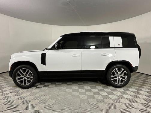 Fuji White 2022 Land Rover Defender 110 X-Dynamic SE