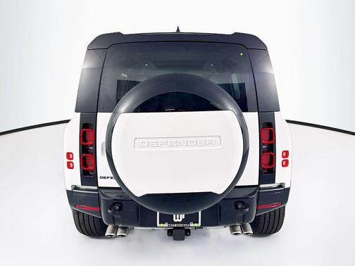 Fuji White 2025 Land Rover Defender 110 P500 X-Dynamic SE