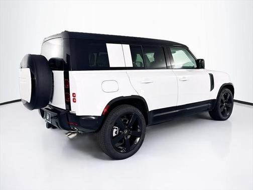 2025 Land Rover Defender 110 P500 X-Dynamic SE