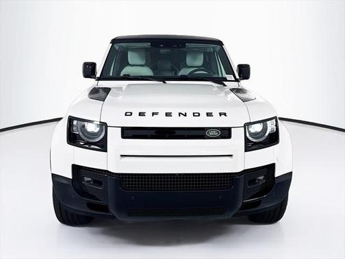 2025 Land Rover Defender 110 P500 X-Dynamic SE