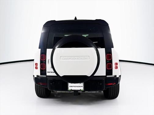 2025 Land Rover Defender 110 P400 X-Dynamic SE
