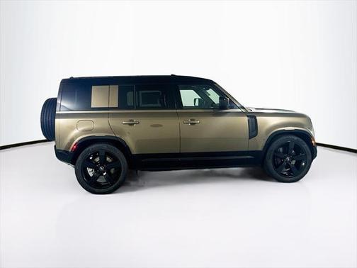 2025 Land Rover Defender 110 P400 X-Dynamic SE