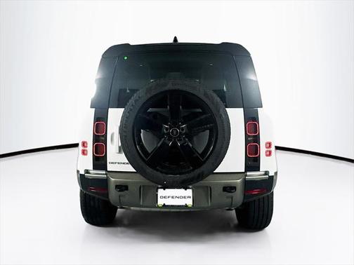 2025 Land Rover Defender 90 P400 X-Dynamic SE