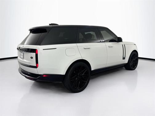 2023 Land Rover Range Rover P530 SE