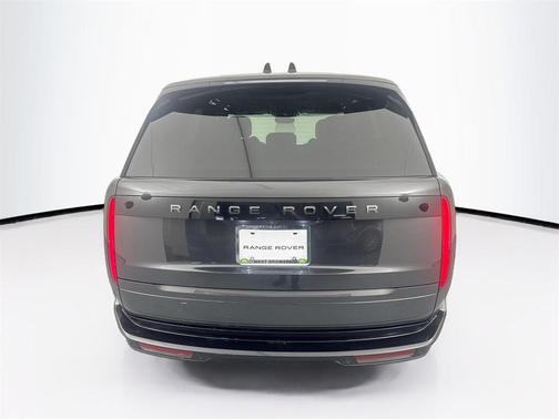 2025 Land Rover Range Rover P530 SE