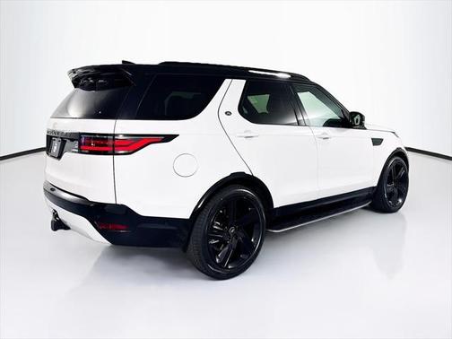 2025 Land Rover Discovery P360 Dynamic SE