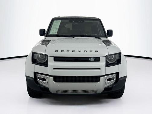 Yulong White Metallic 2023 Land Rover Defender 90 SE