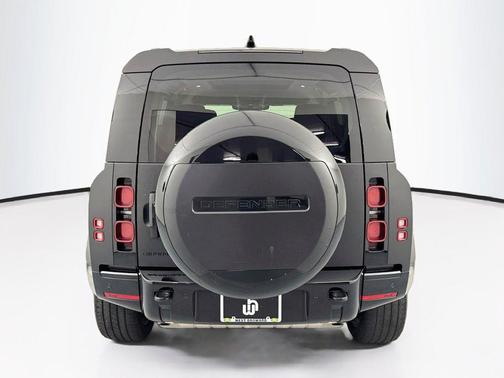 Santorini Black Metallic 2024 Land Rover Defender 110 P400 X-Dynamic SE