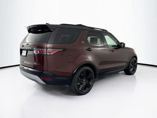 Sedona Red Metallic 2026 Land Rover Discovery Gemini Edition