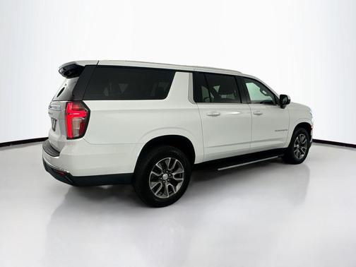 Summit White 2023 Chevrolet Suburban LT
