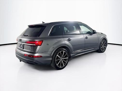 2021 Audi Q7 55 Premium Plus