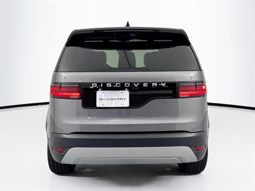 2025 Land Rover Discovery P300 S